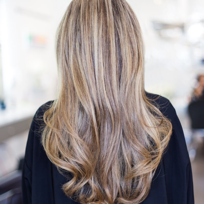 Long blonde layered finish